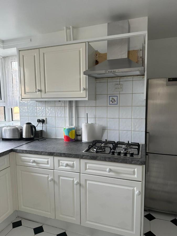 Spacious 2 Bed Flat Barking  Kültér fotó